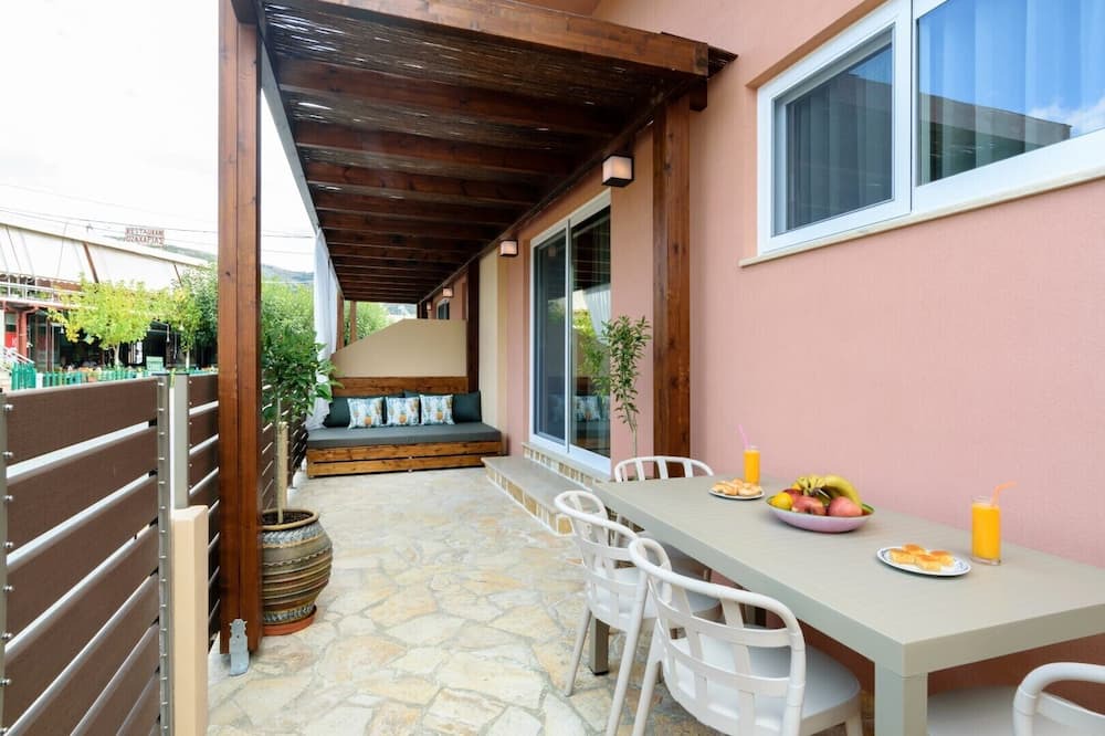 Photo of Patio Balcony in Platanos