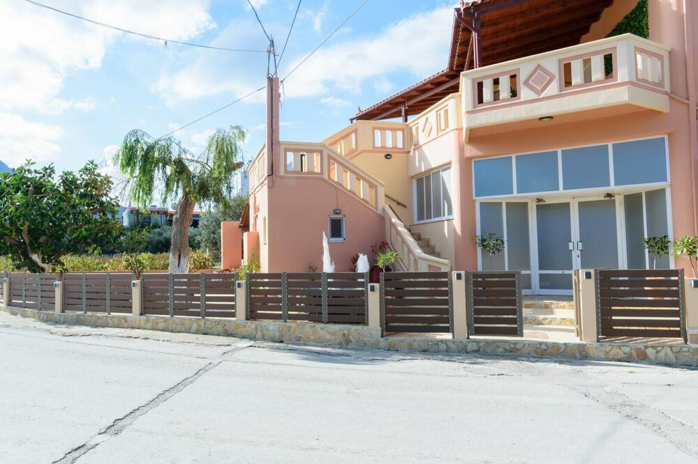 Photo of Outdoor in Platanos