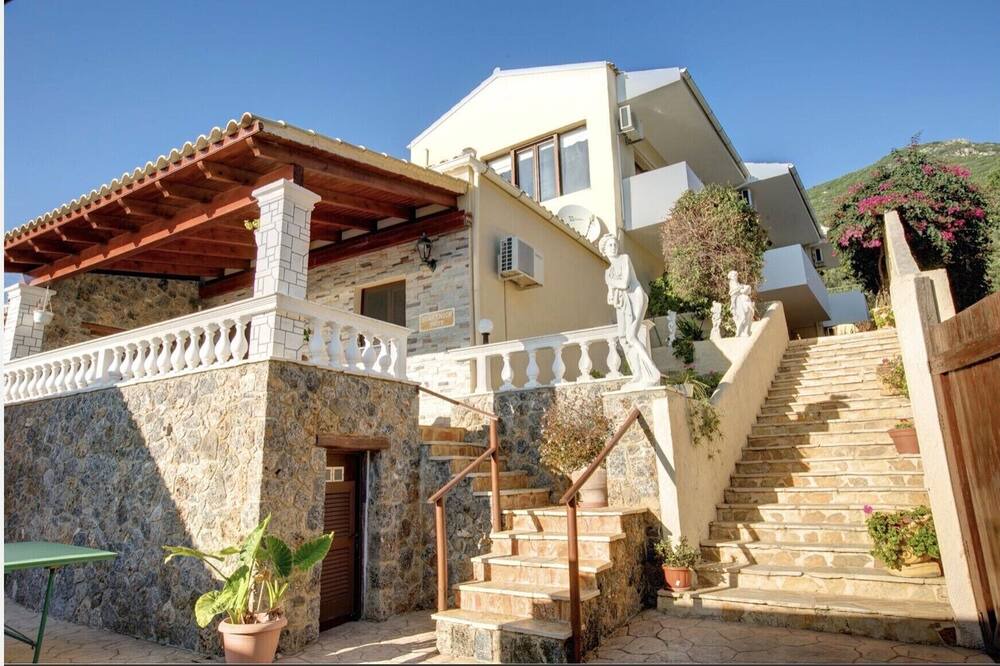 Photo of Outdoor in Paramonas