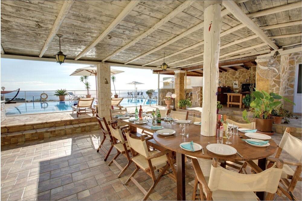 Photo of Patio Balcony in Paramonas