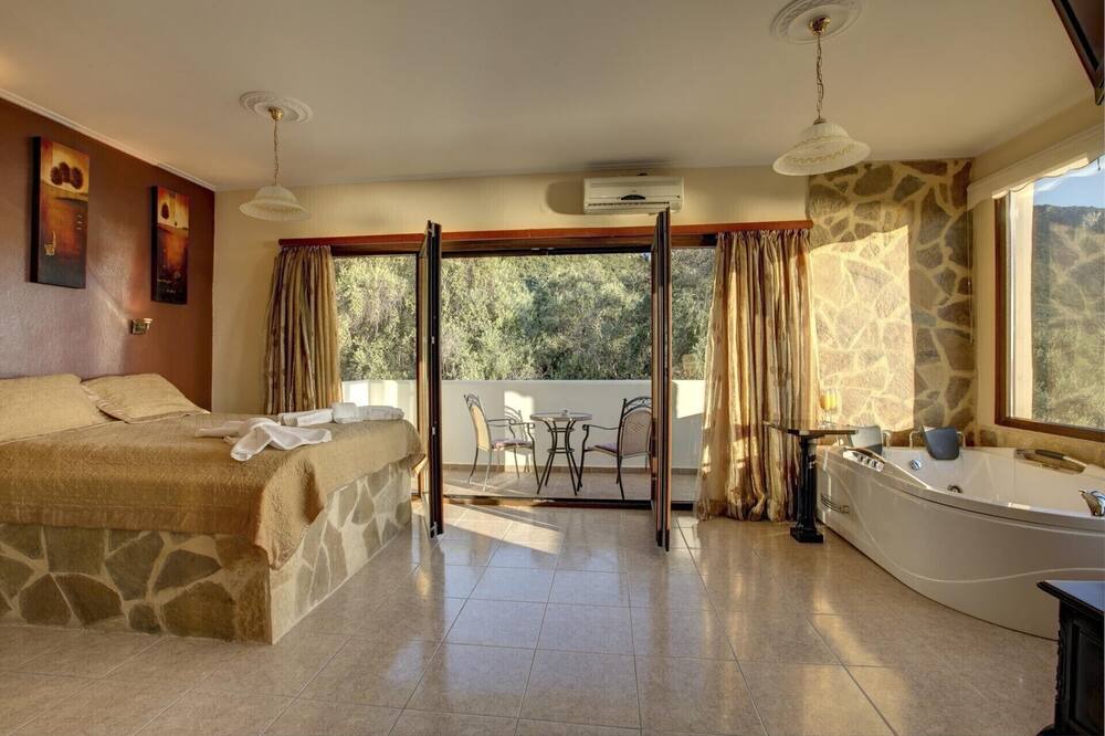 Photo of Bedroom in Paramonas