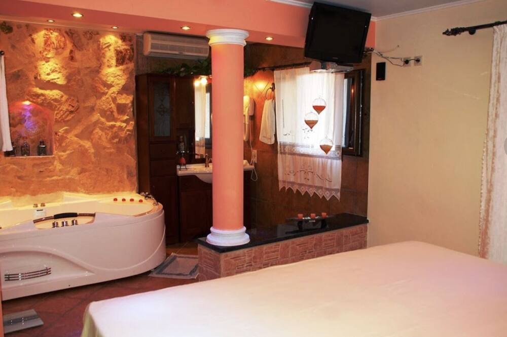 Photo of Bedroom in Paramonas