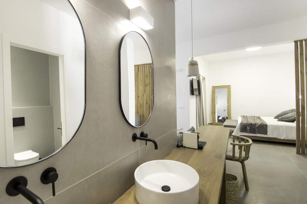 Photo of Bathroom in Kini