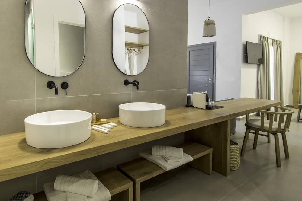 Photo of Bathroom in Kini