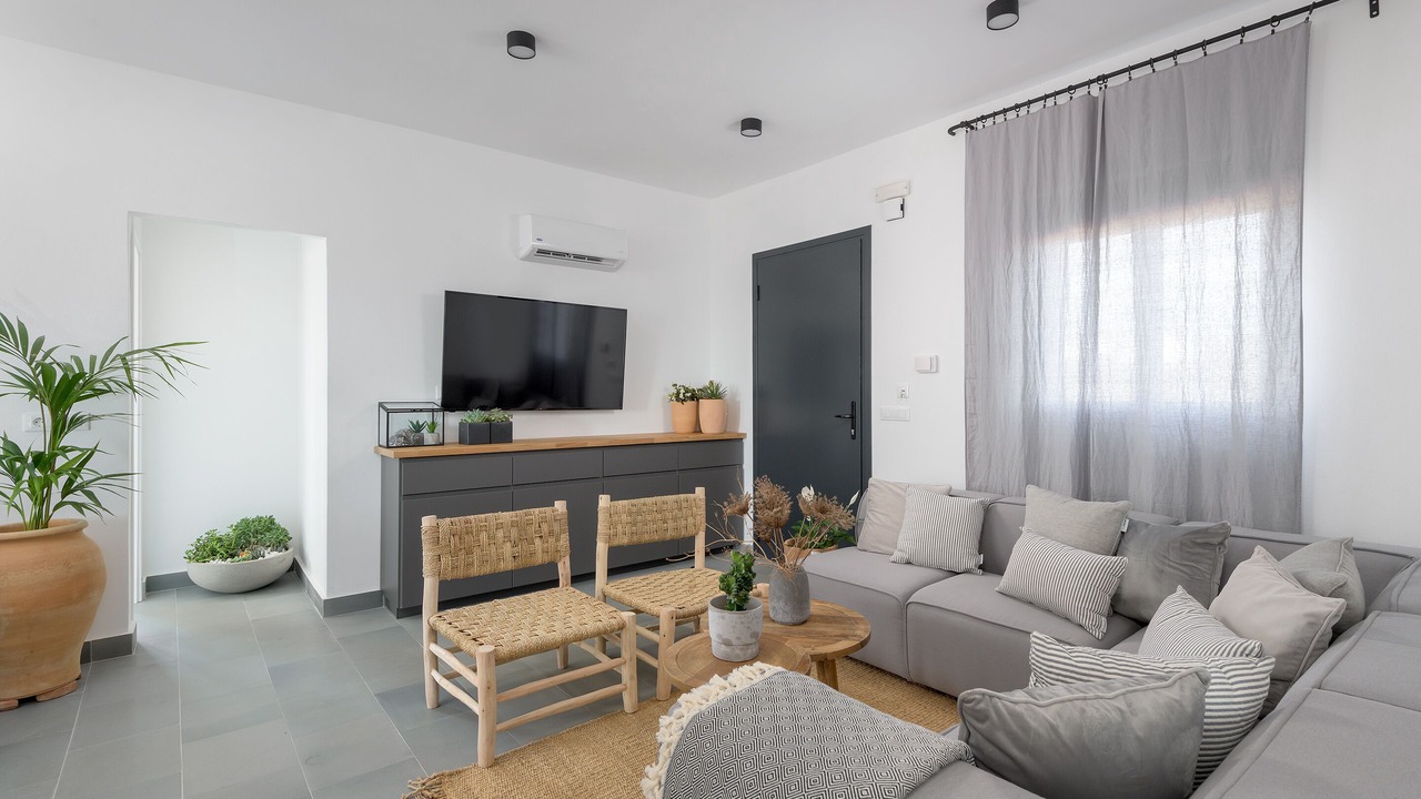 Photo of Livingroom in Lahania