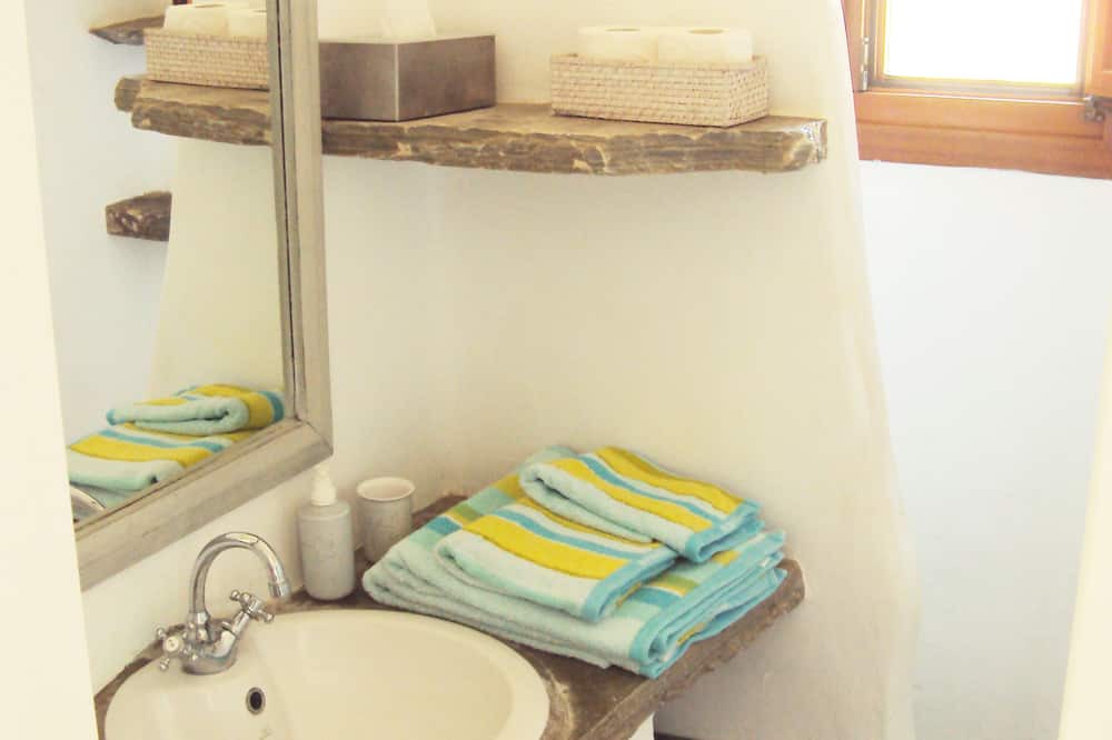 Photo of Bathroom in Koundouros