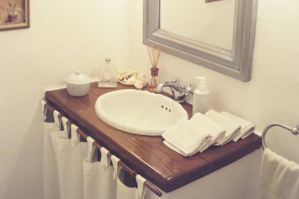 Photo of Bathroom in Koundouros