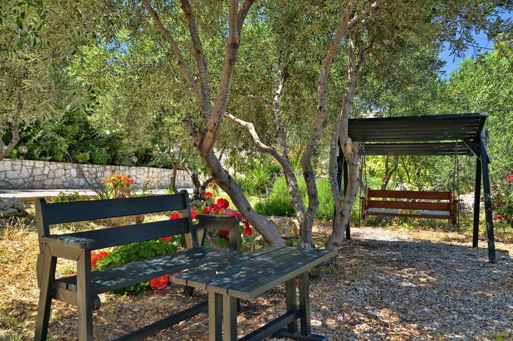 Photo of Outdoor in Exopoli