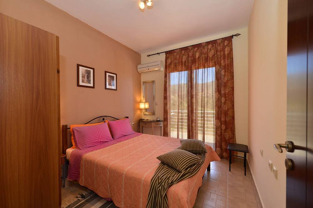 Photo of Bedroom in Exopoli