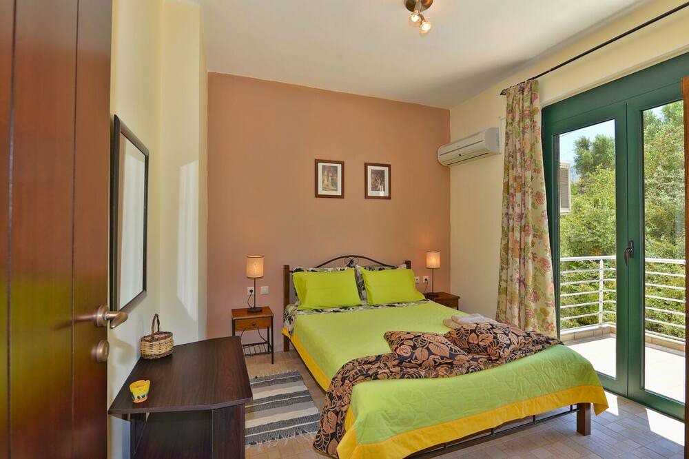 Photo of Bedroom in Exopoli