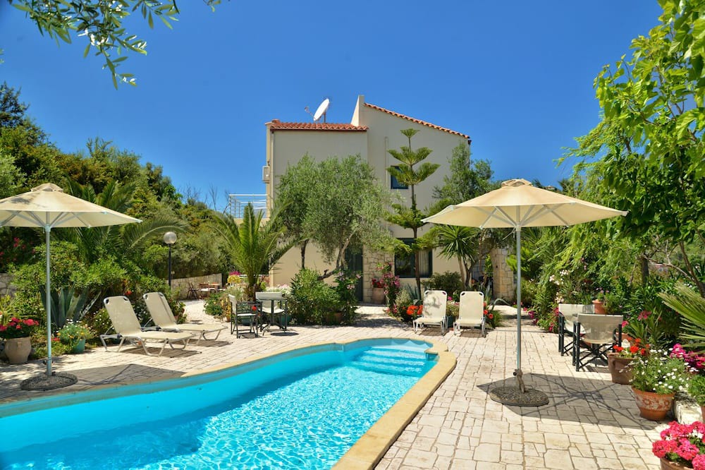 Photo of Outdoor in Exopoli