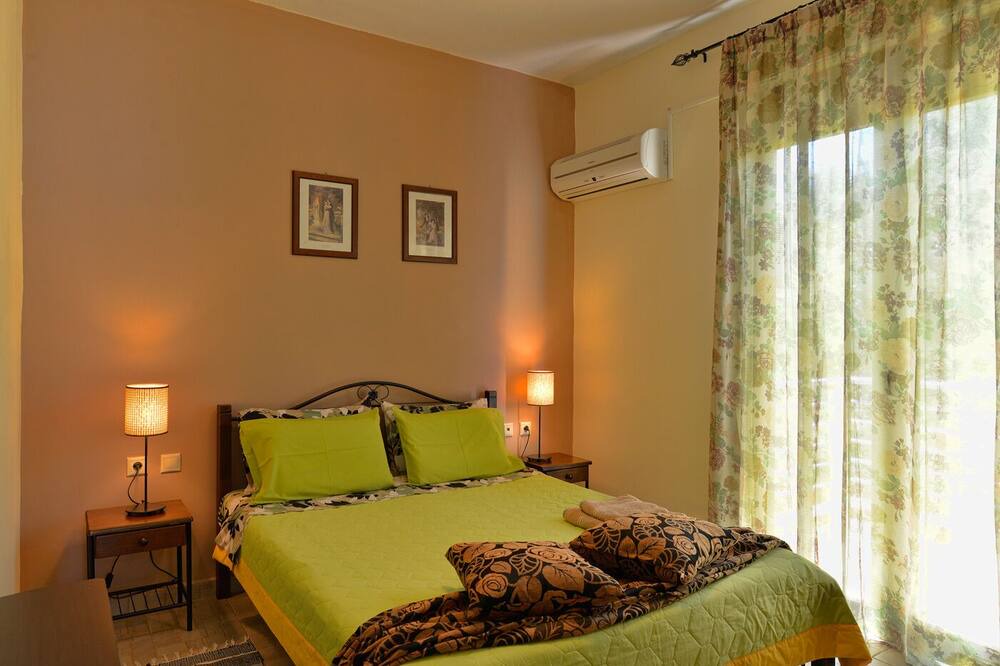 Photo of Bedroom in Exopoli