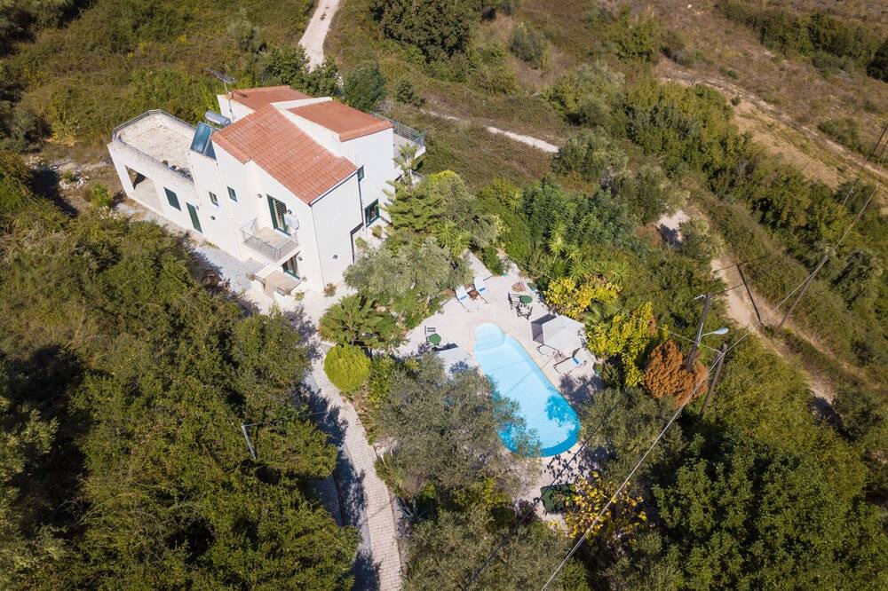 Photo of Outdoor in Exopoli