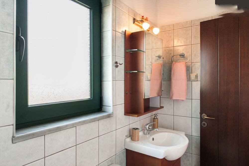 Photo of Bathroom in Exopoli
