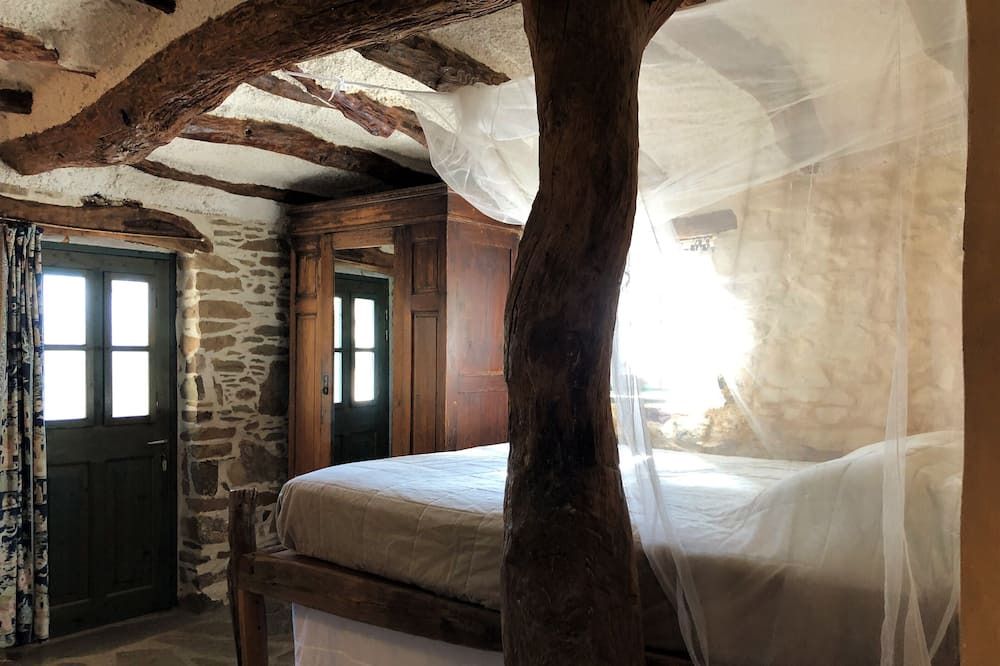 Photo of Bedroom in Volissos