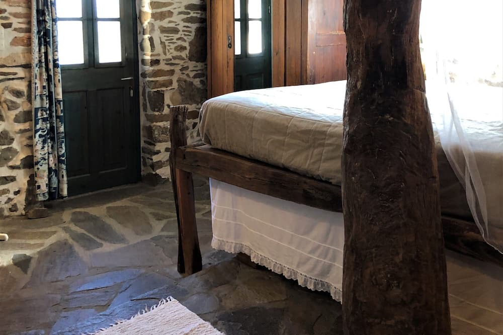 Photo of Bedroom in Volissos