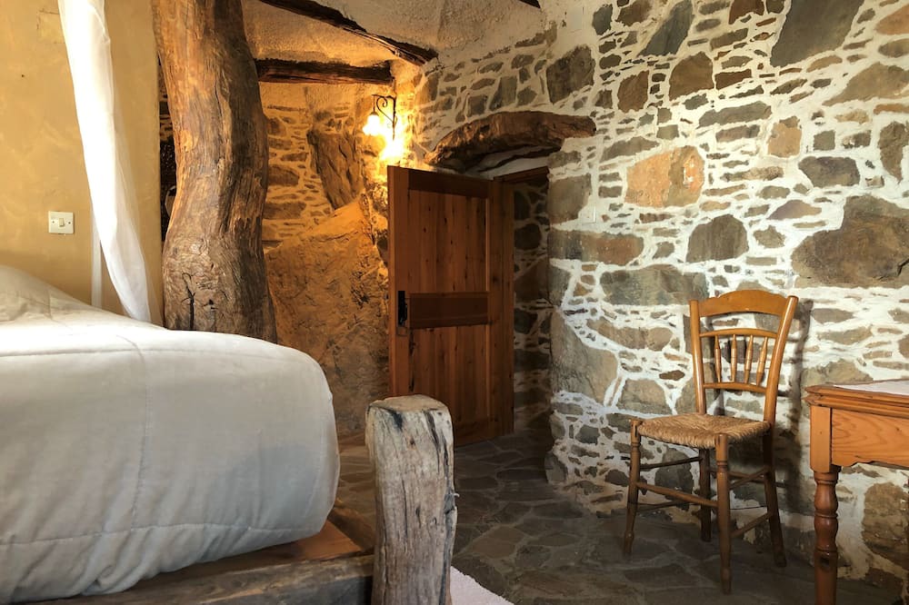 Photo of Bedroom in Volissos