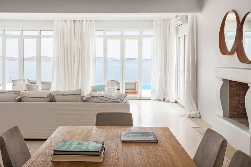 Photo of Livingroom in Ano Mera