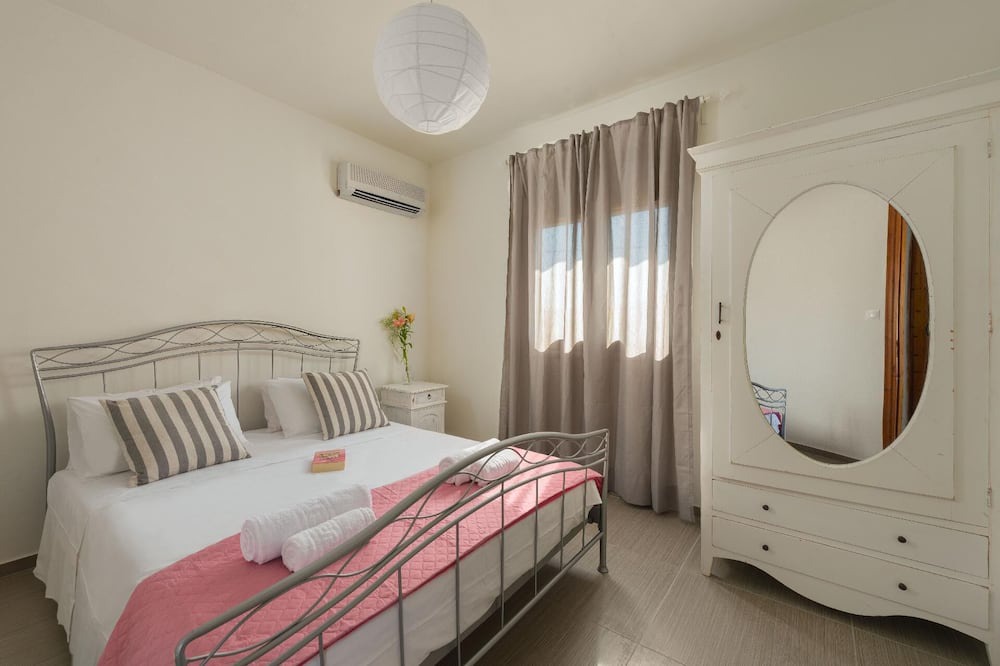 Photo of Bedroom in Gennadi
