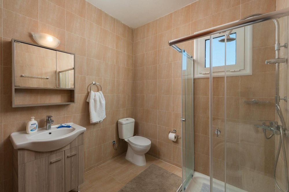 Photo of Bathroom in Gennadi