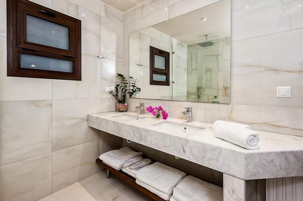 Photo of Bathroom in Kaliviani