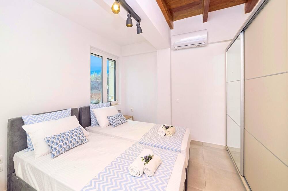 Photo of Bedroom in Douliana