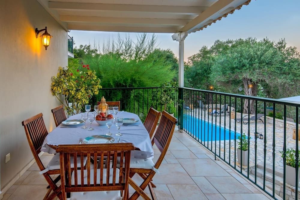 Photo of Patio Balcony in Makratika