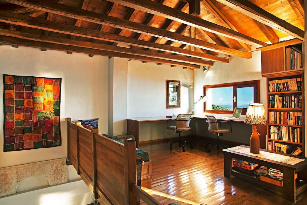 Photo of Livingroom in Artemida