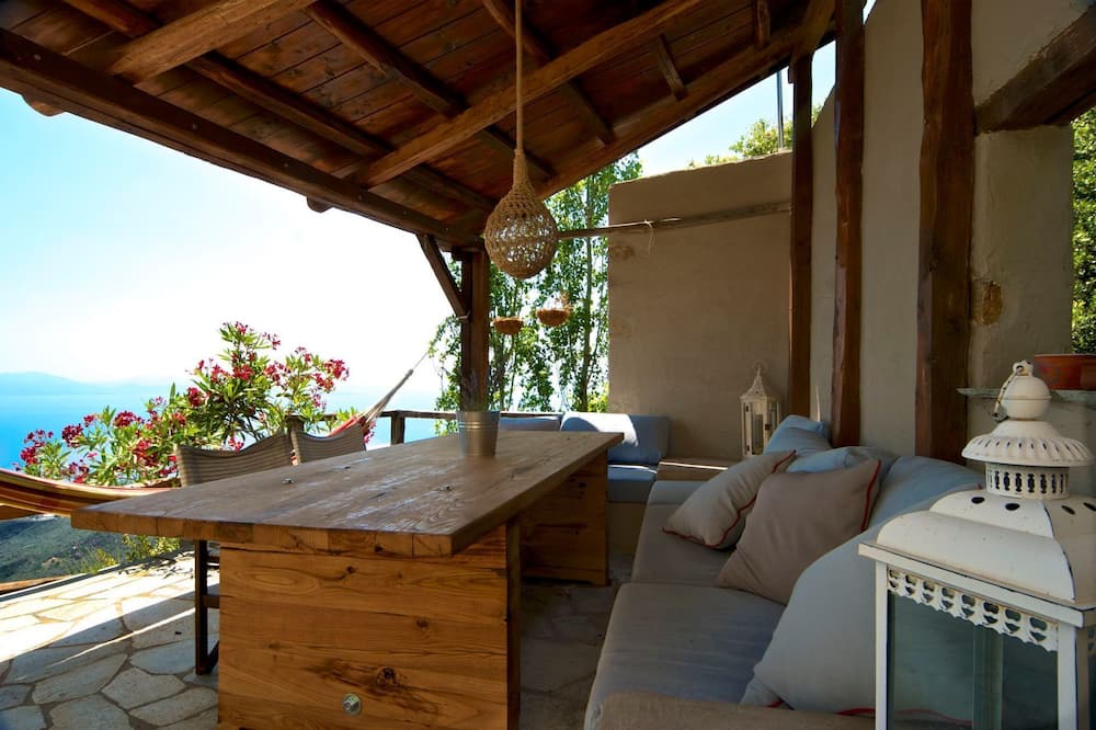 Photo of Patio Balcony in Artemida