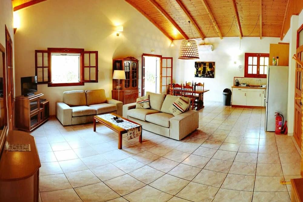 Photo of Livingroom in Gialova