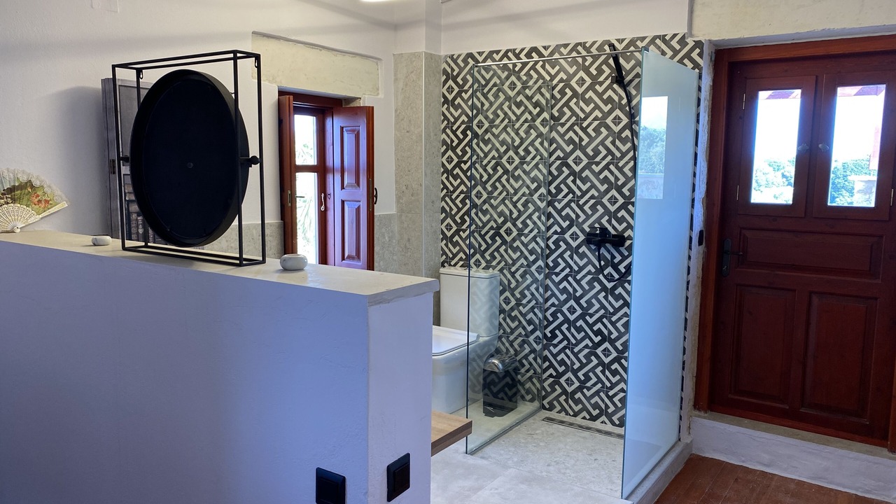 Photo of Bathroom in Maroulas