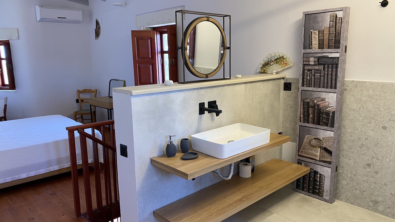 Photo of Bathroom in Maroulas