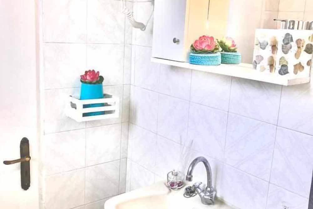 Photo of Bathroom in Magoulades