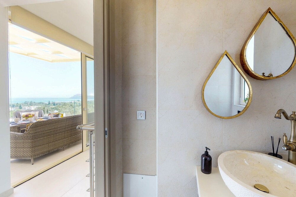 Photo of Bathroom in Gerani