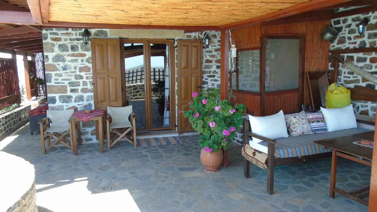 Photo of Patio Balcony in Mirthios