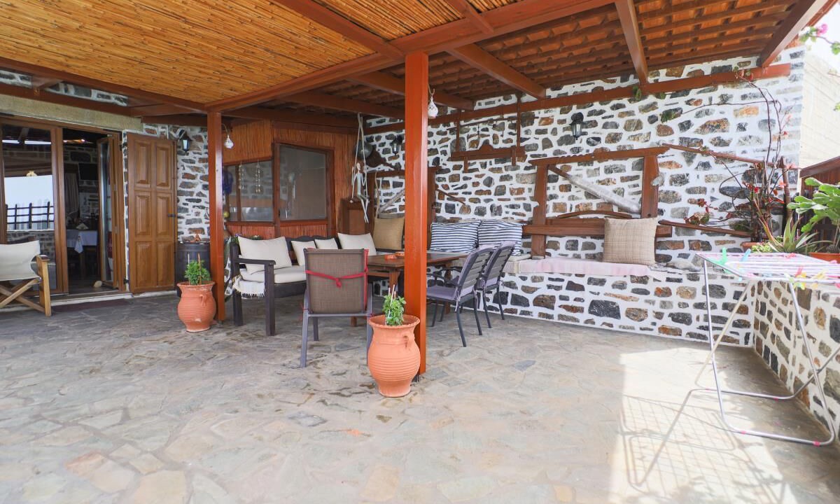 Photo of Patio Balcony in Mirthios