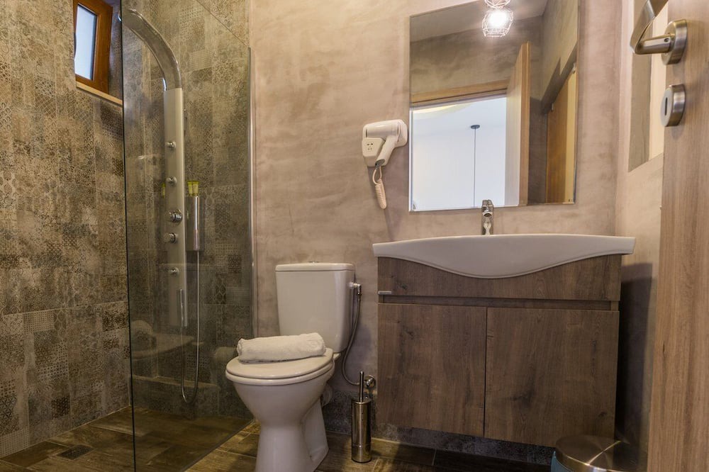 Photo of Bathroom in Thronos
