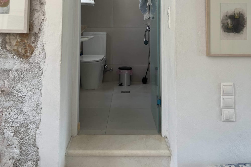 Photo of Bathroom in Milopotas