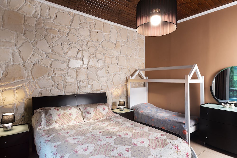 Photo of Bedroom in Vatolakkos