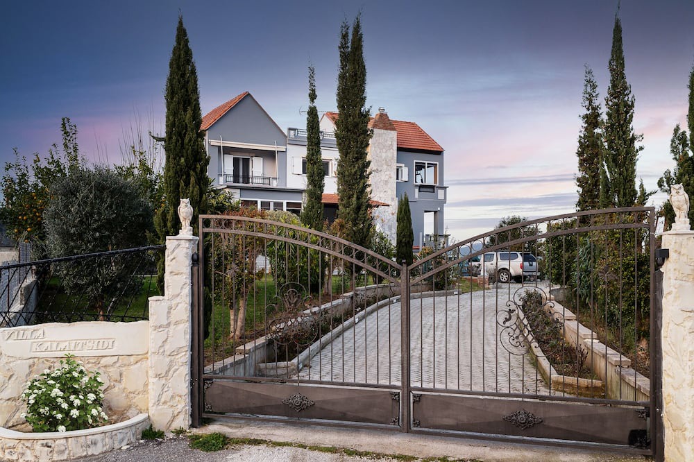 Photo of Outdoor in Vatolakkos