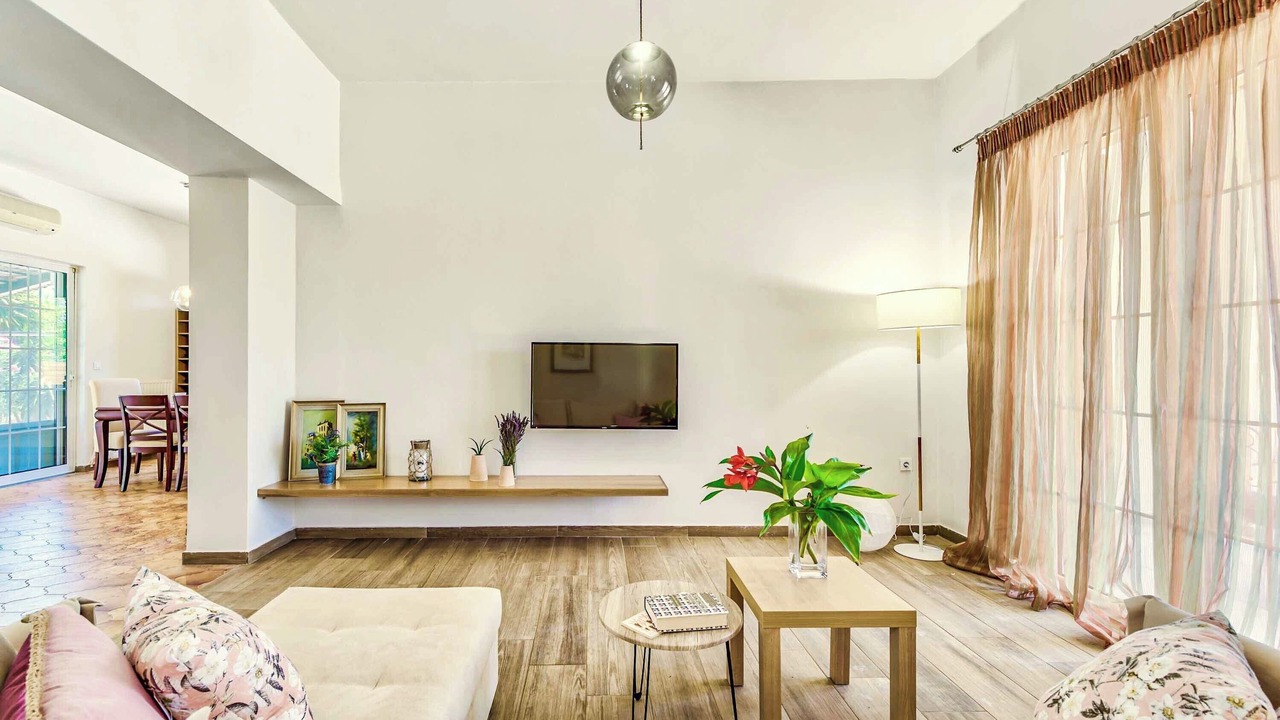 Photo of Livingroom in Pigadhakia