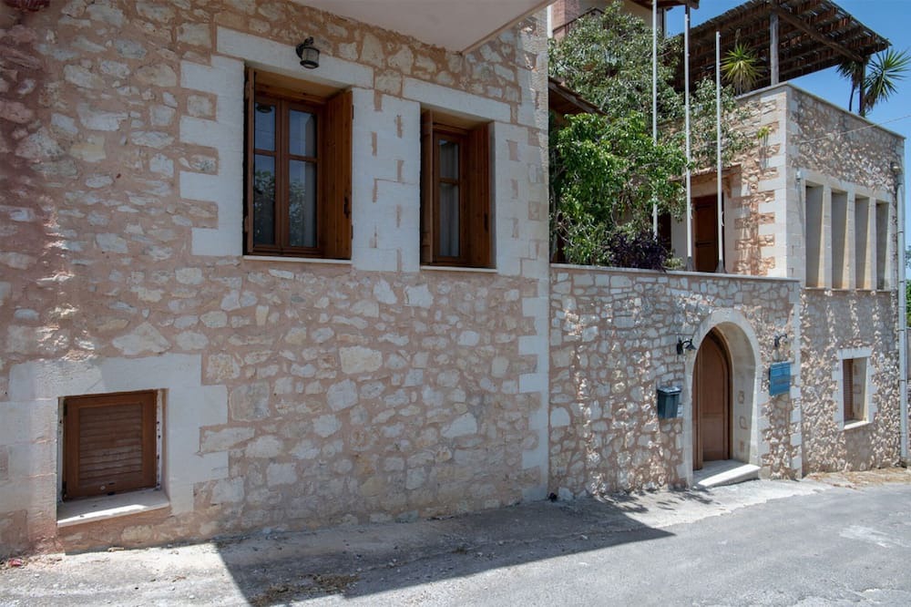 Photo of Outdoor in Makhairoi