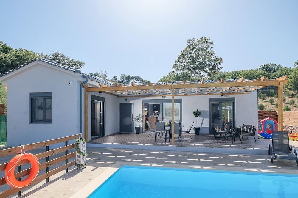 Photo of Outdoor in Monopari
