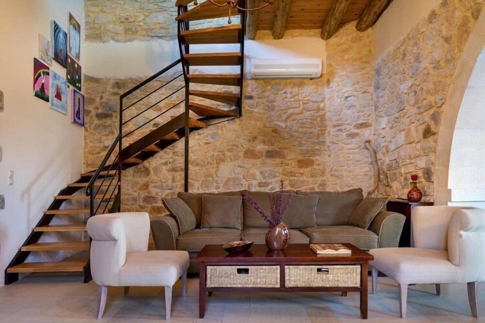 Photo of Livingroom in Maheri