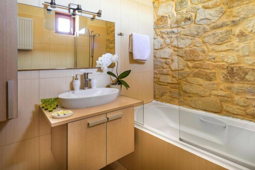 Photo of Bathroom in Maheri