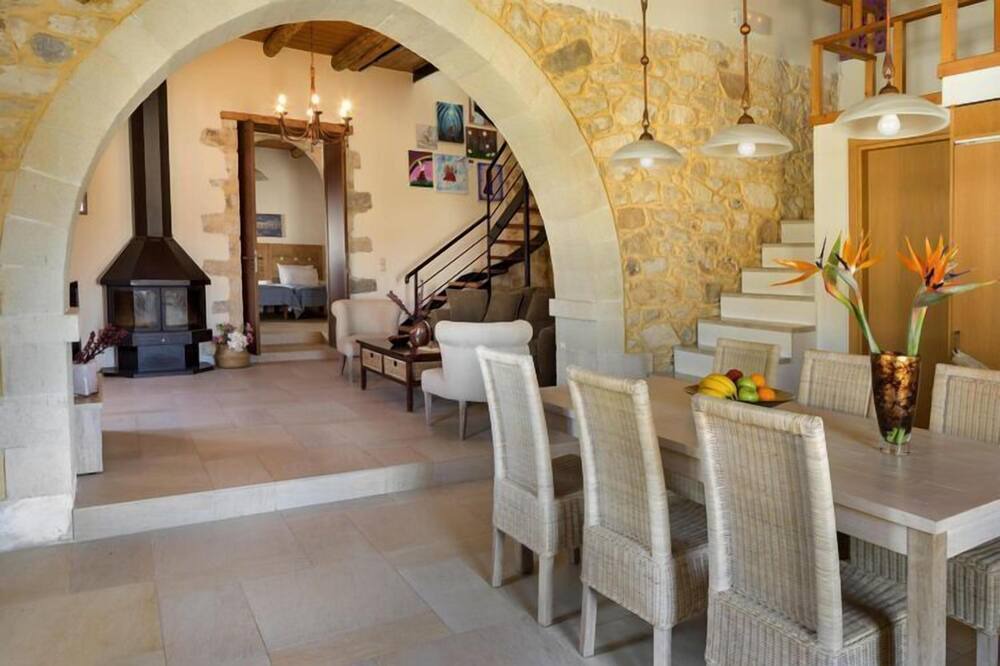 Photo of Livingroom in Maheri