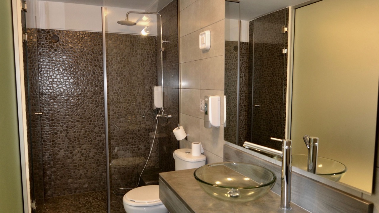 Photo of Bathroom in Ipsos