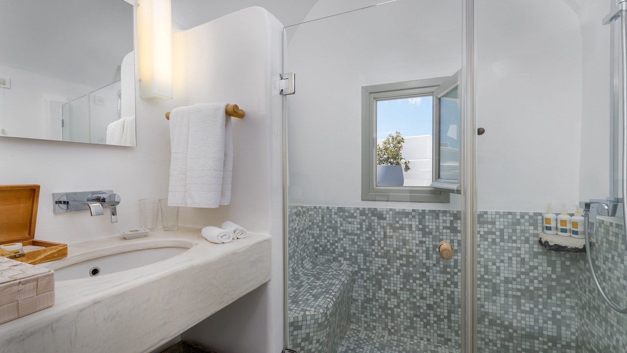 Photo of Bathroom in Imerovigli
