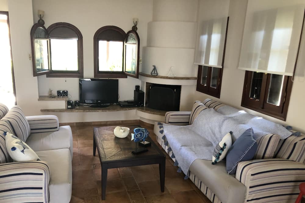 Photo of Livingroom in Lefokastron