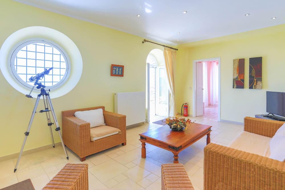 Photo of Livingroom in Katavolos